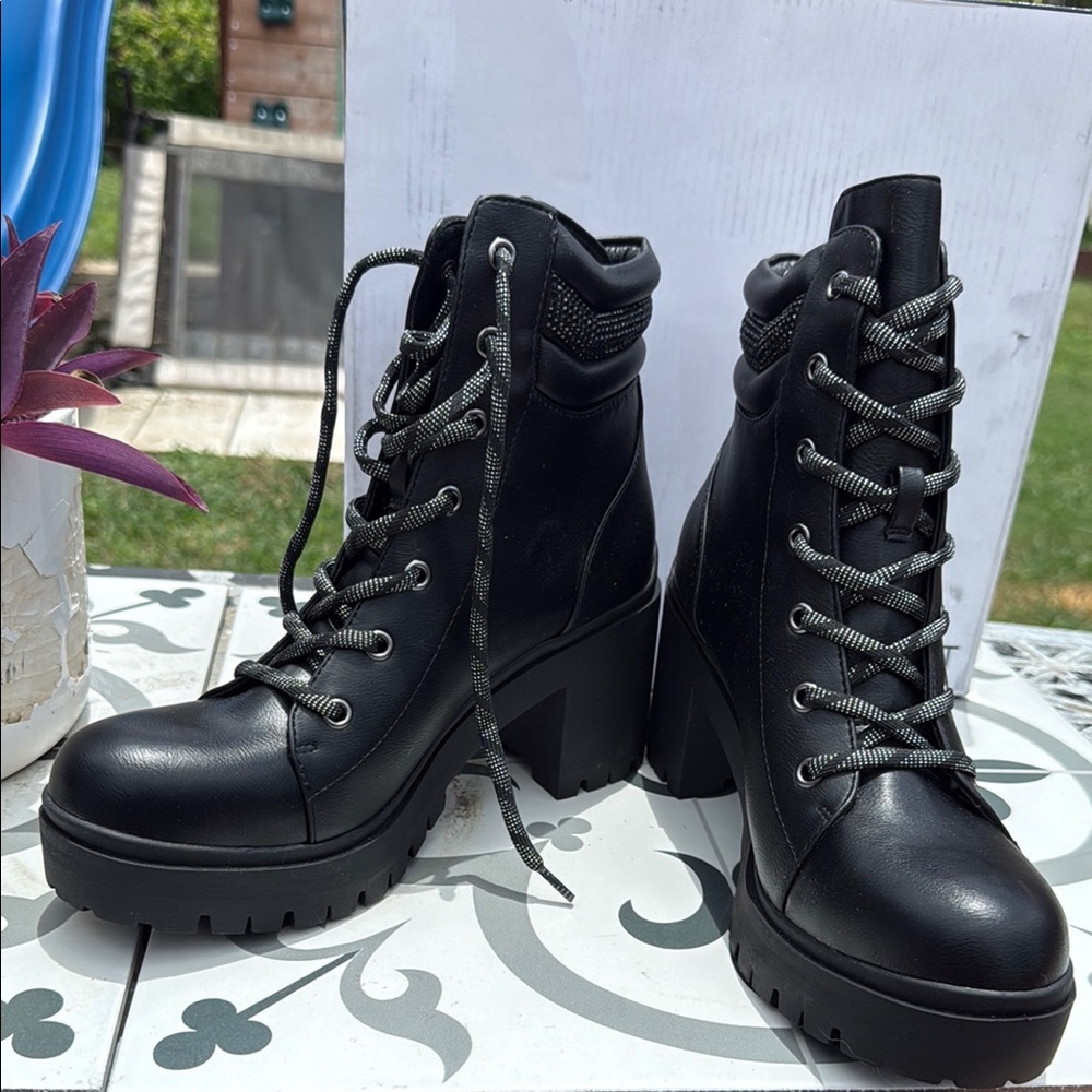 Nine West Quona Black Lace Up Boots size 8 - Picture 5 of 9